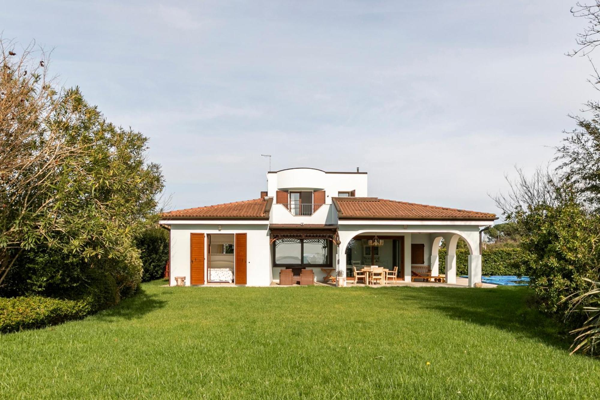 Serene Pool Villa On The Lagoon Albarella Island Exterior photo